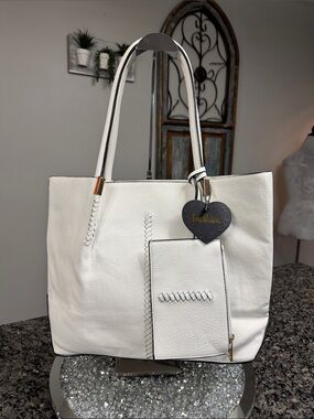 Imoshion White Tote with Matching Pouch NEW